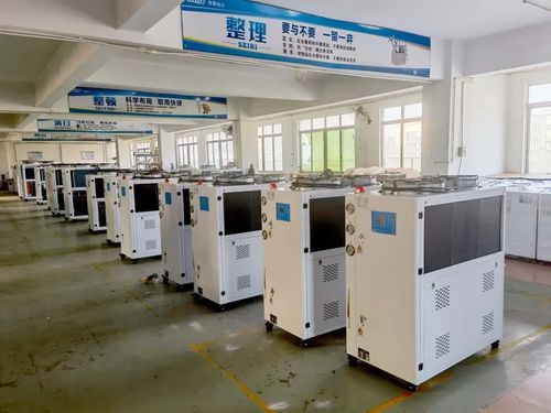 laatste bedrijfsnieuws over Vergelijking van 10 pk luchtgekoelde industriële koelmachines met andere koeloplossingen